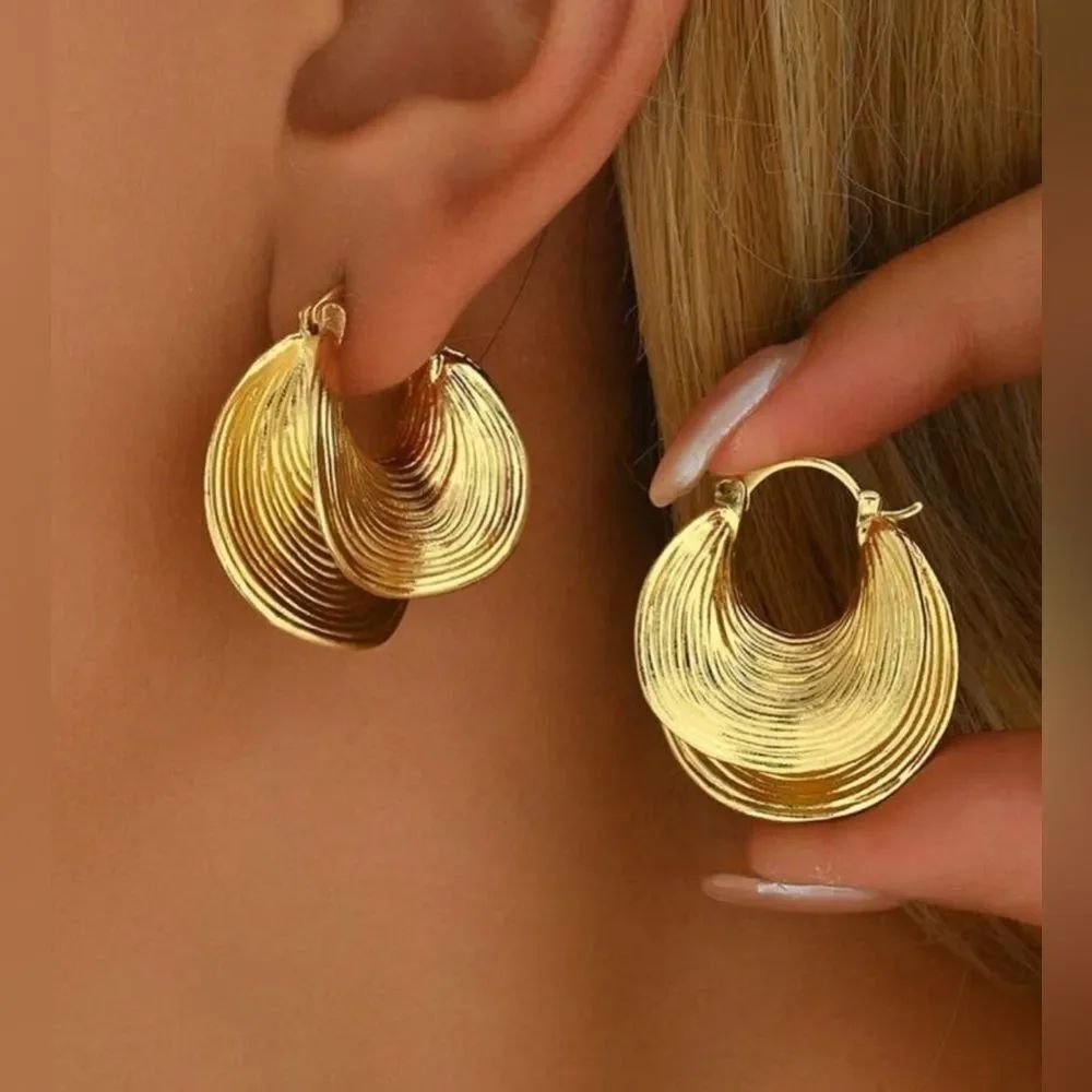 Elegant Gold Hoop Earrings S993
